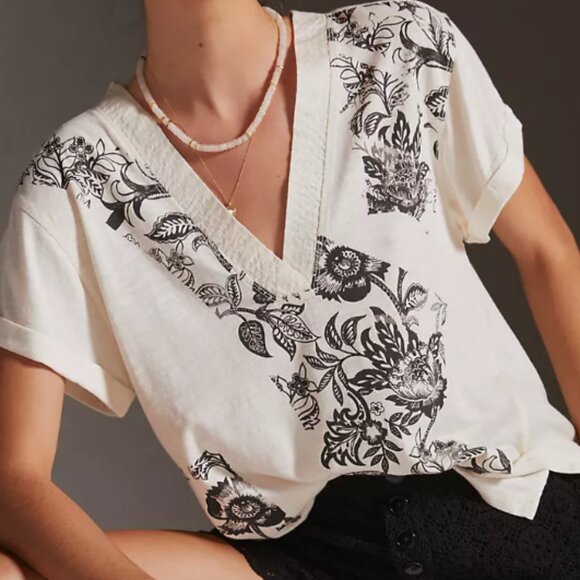 Daily Practice Tops - Anthropologie Daily Practice V-Neck Floral Short-Sleeve‎ Top Cream Women’s Small